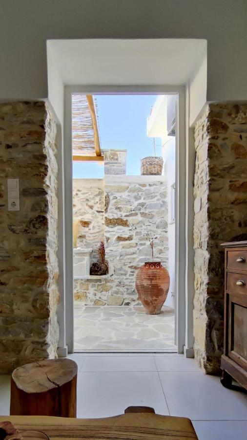 Laina Traditional Guest House Apérathos Buitenkant foto